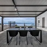 „villa No Stress“ Mit Infinity-pool By Interhome בית נופש