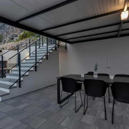 „villa No Stress“ Mit Infinity-pool By Interhome בית נופש