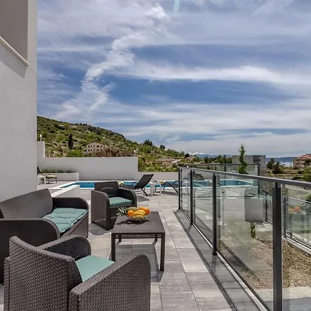 „villa No Stress“ Mit Infinity-pool By Interhome *