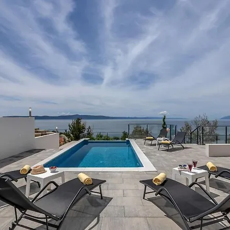 „villa No Stress“ Mit Infinity-pool By Interhome